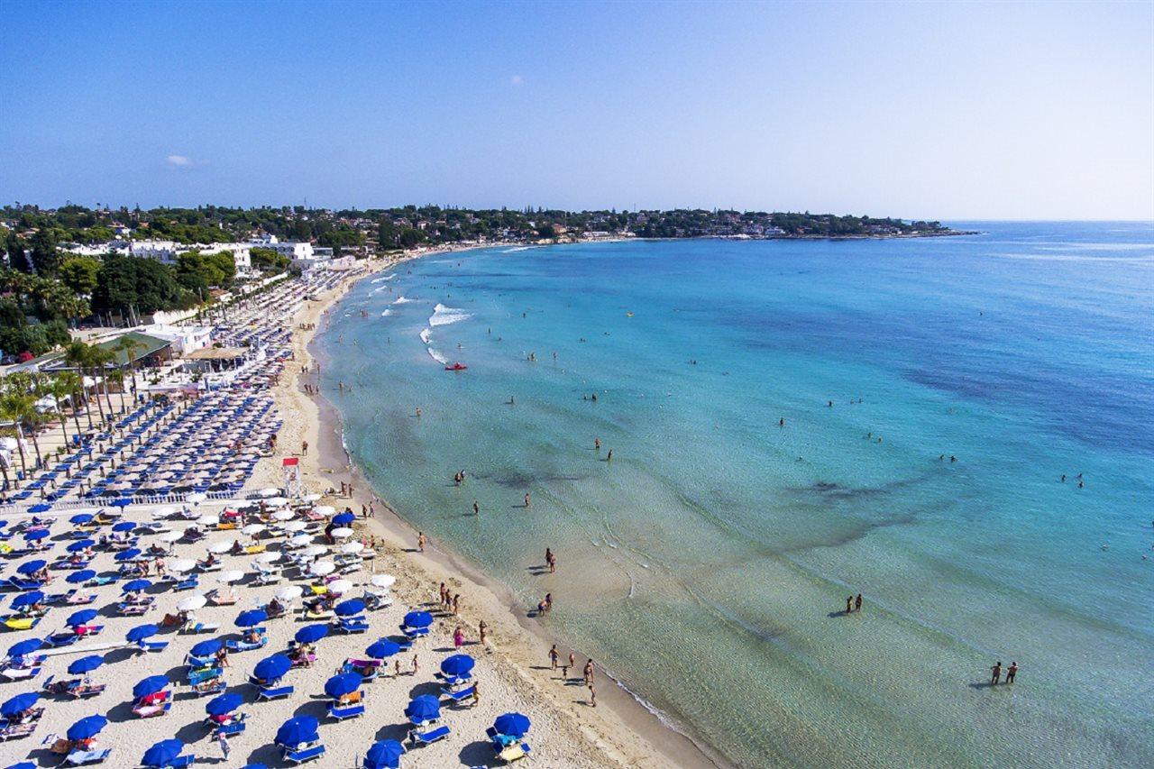 Отель Futura Club Spiagge Bianche Фонтане-Бьянке Экстерьер фото